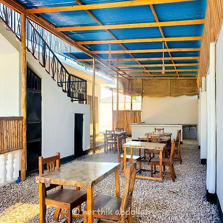 Bed and Breakfast Raha House Нунгви Экстерьер фото