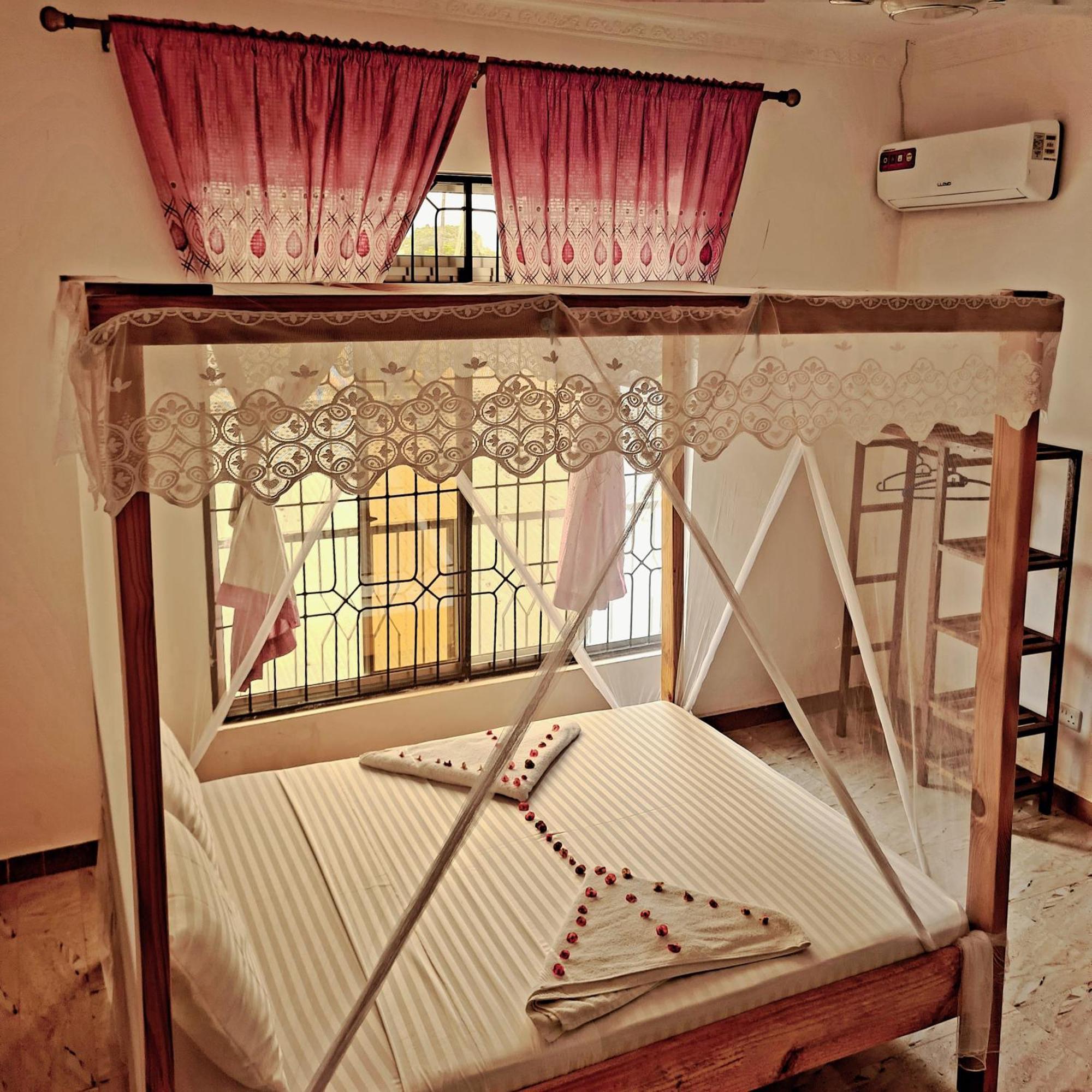 Bed and Breakfast Raha House Нунгви Экстерьер фото