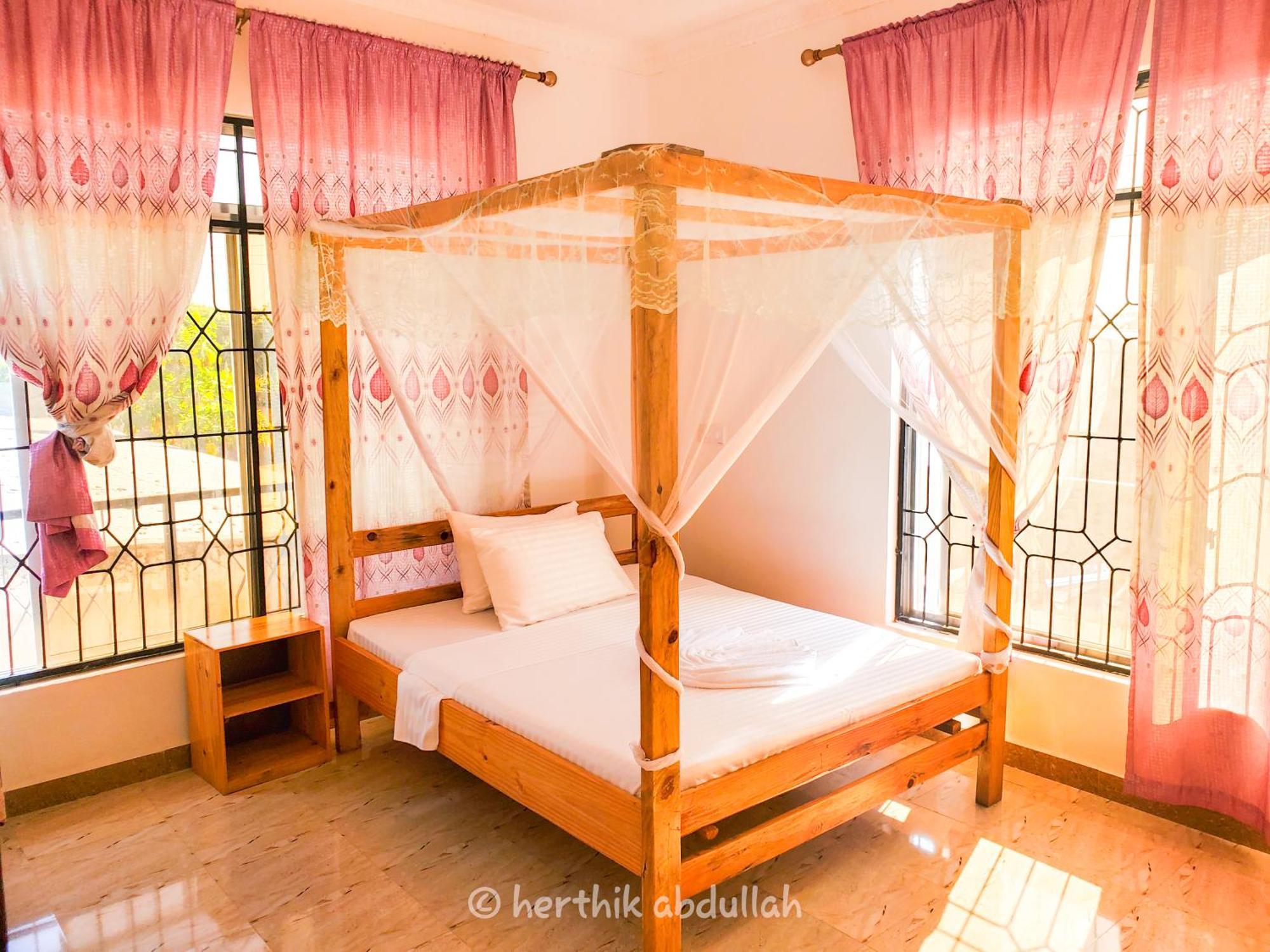 Bed and Breakfast Raha House Нунгви Экстерьер фото