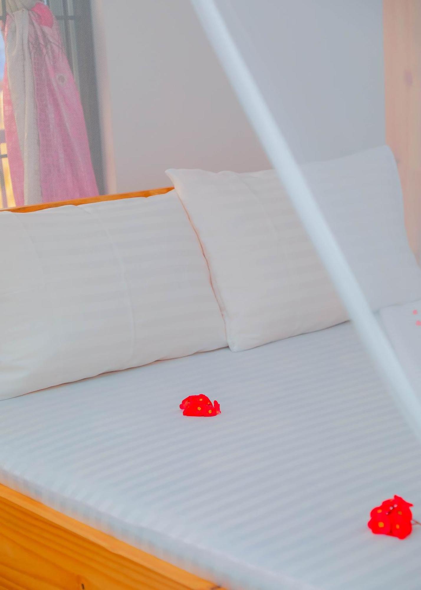 Bed and Breakfast Raha House Нунгви Экстерьер фото