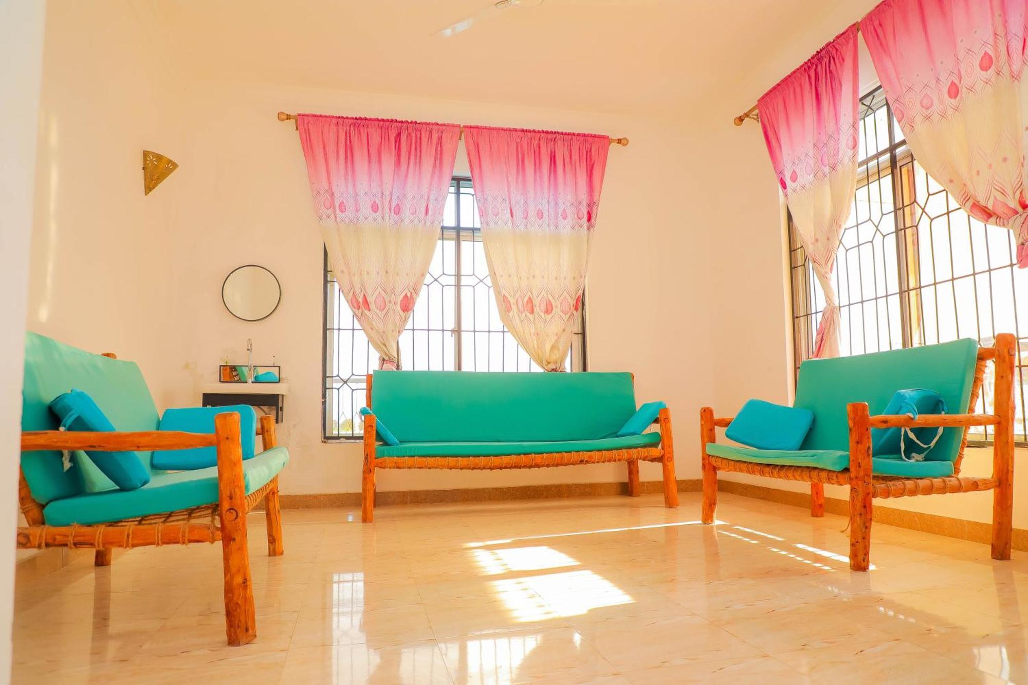 Bed and Breakfast Raha House Нунгви Экстерьер фото