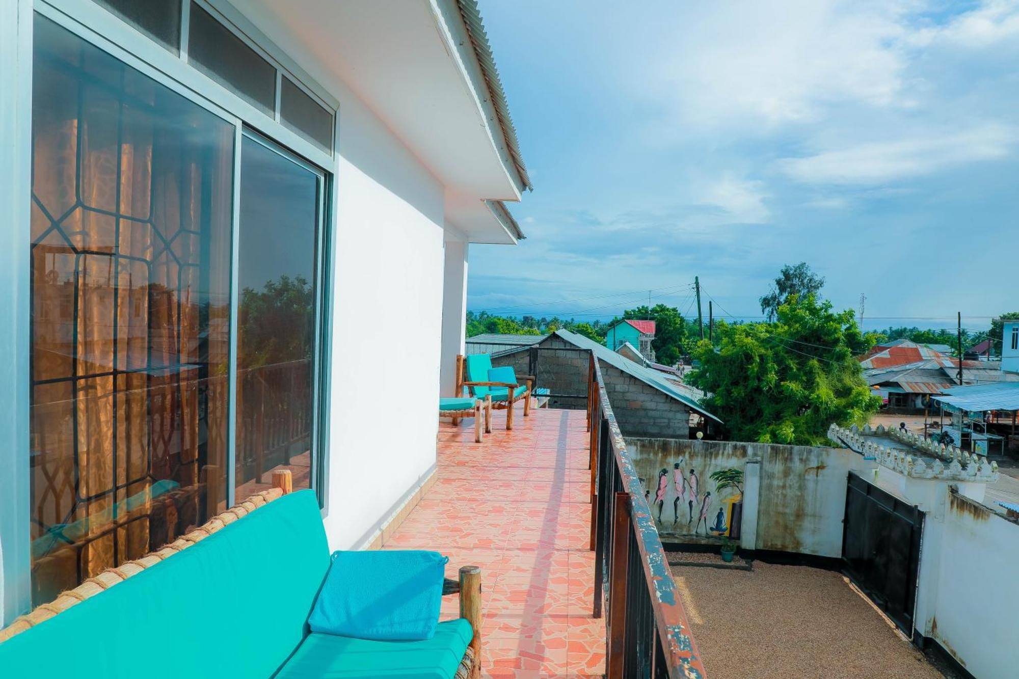 Bed and Breakfast Raha House Нунгви Экстерьер фото