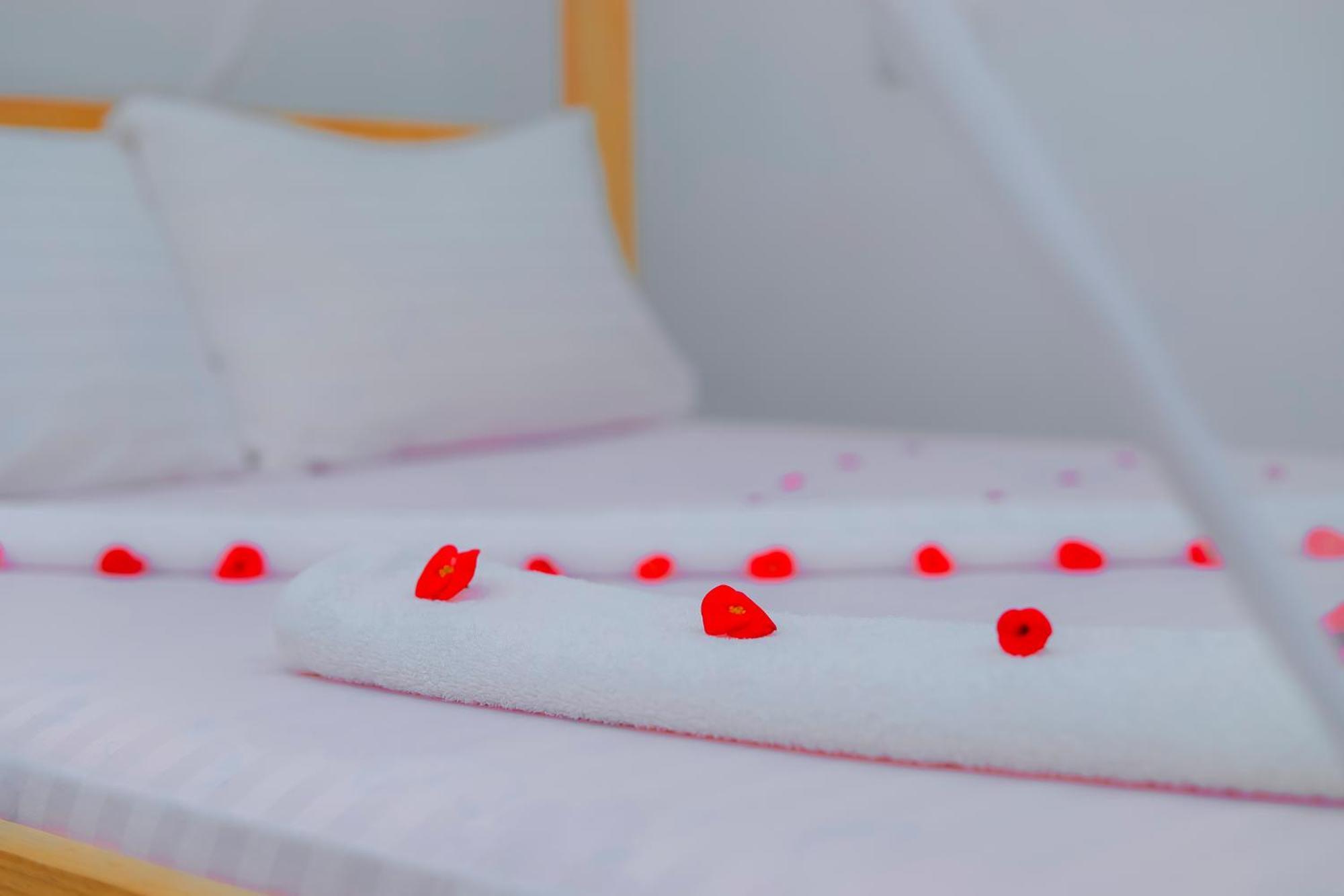 Bed and Breakfast Raha House Нунгви Экстерьер фото