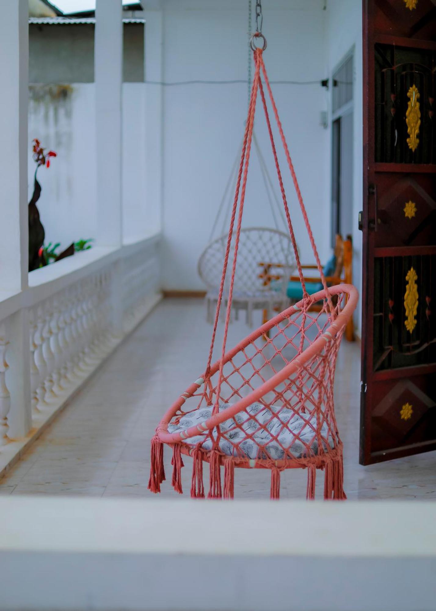Bed and Breakfast Raha House Нунгви Экстерьер фото